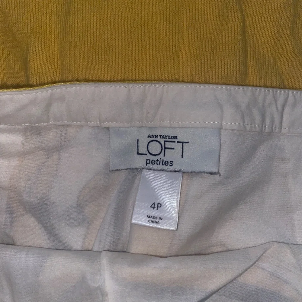 Ann Taylor Loft Cream Skirt with Yellow/Brown Floral Print Size 4P - Picture 3 of 5